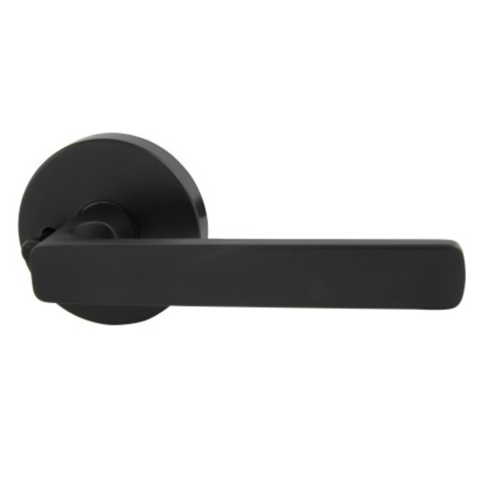 Gainsborough Avant with QuickFix Rivera Privacy Lever Set with Latch in Matte Black
