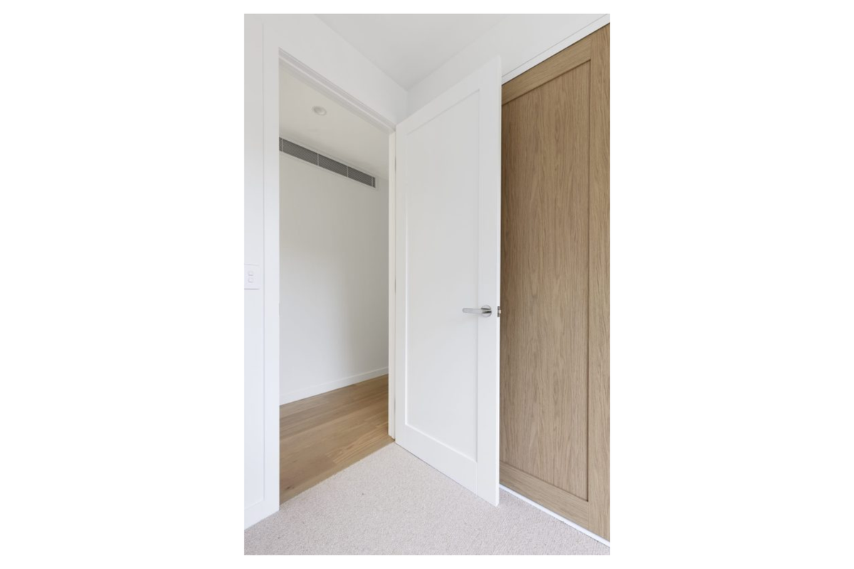Corinthian  Entrance & Internal Door Moda Primed PMOD1