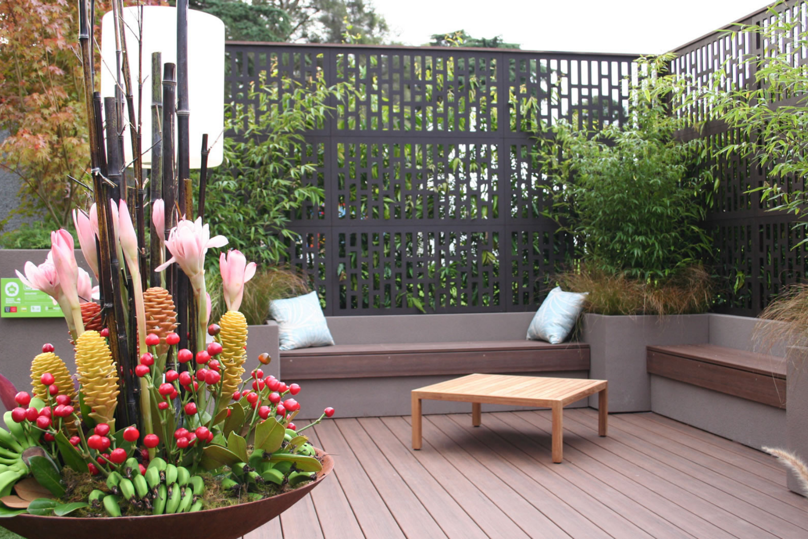 COLOUR: Brown Composite Decking Boards