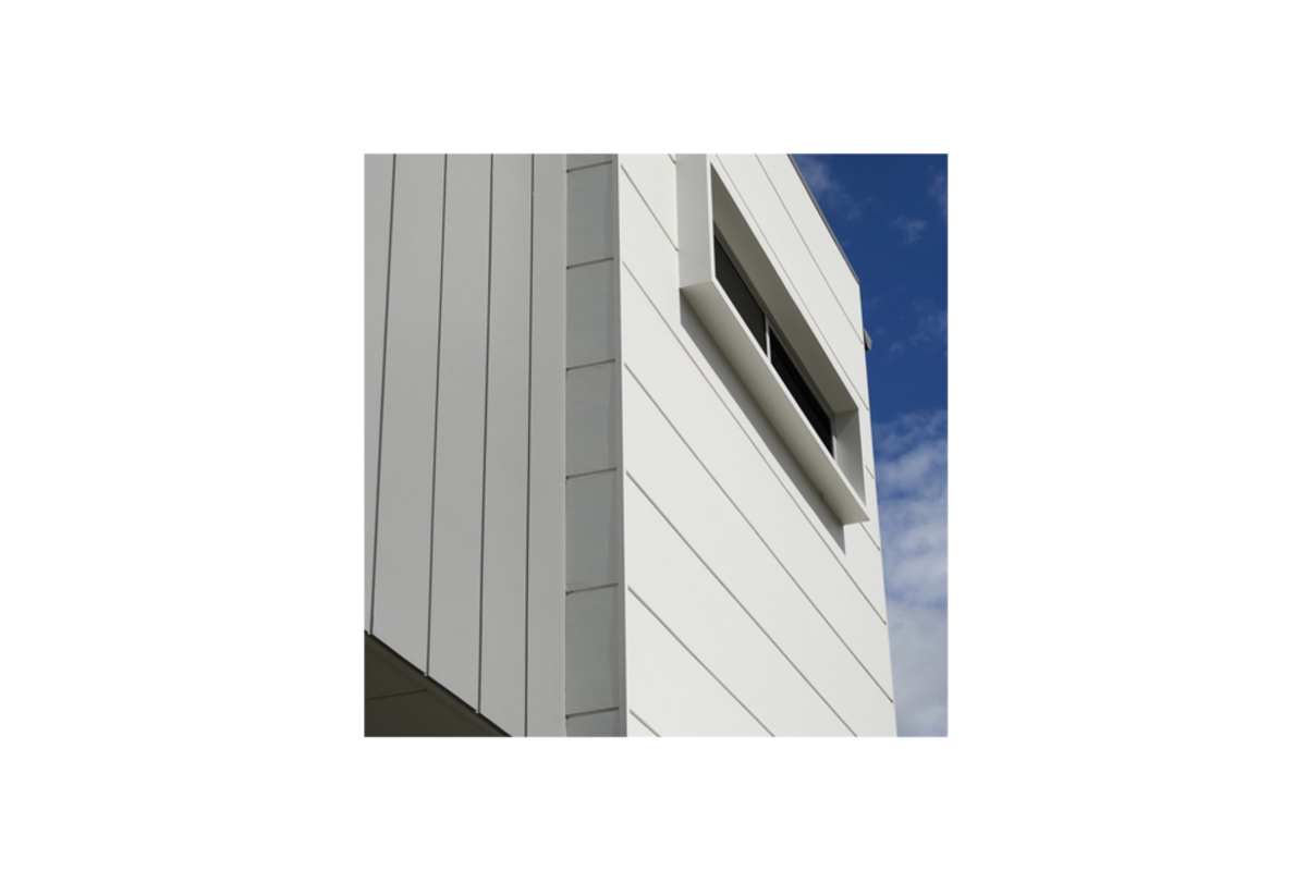 James Hardie 305547 Scyon 3000mm Stria Vertical Flashing Stop
