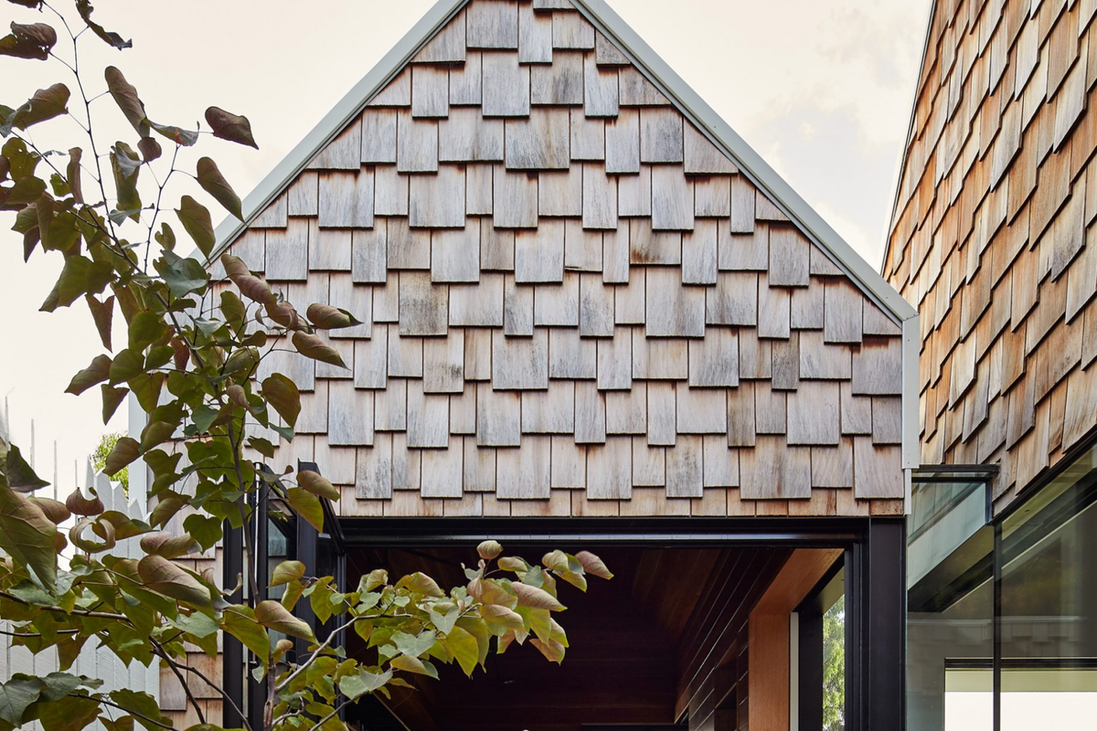 Western Red Cedar Shingles Full Bundle