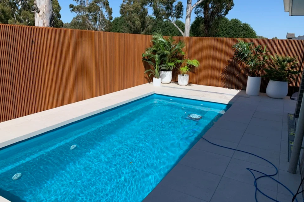 Merbau 8mm Gap Pool Screens Finish Oiled