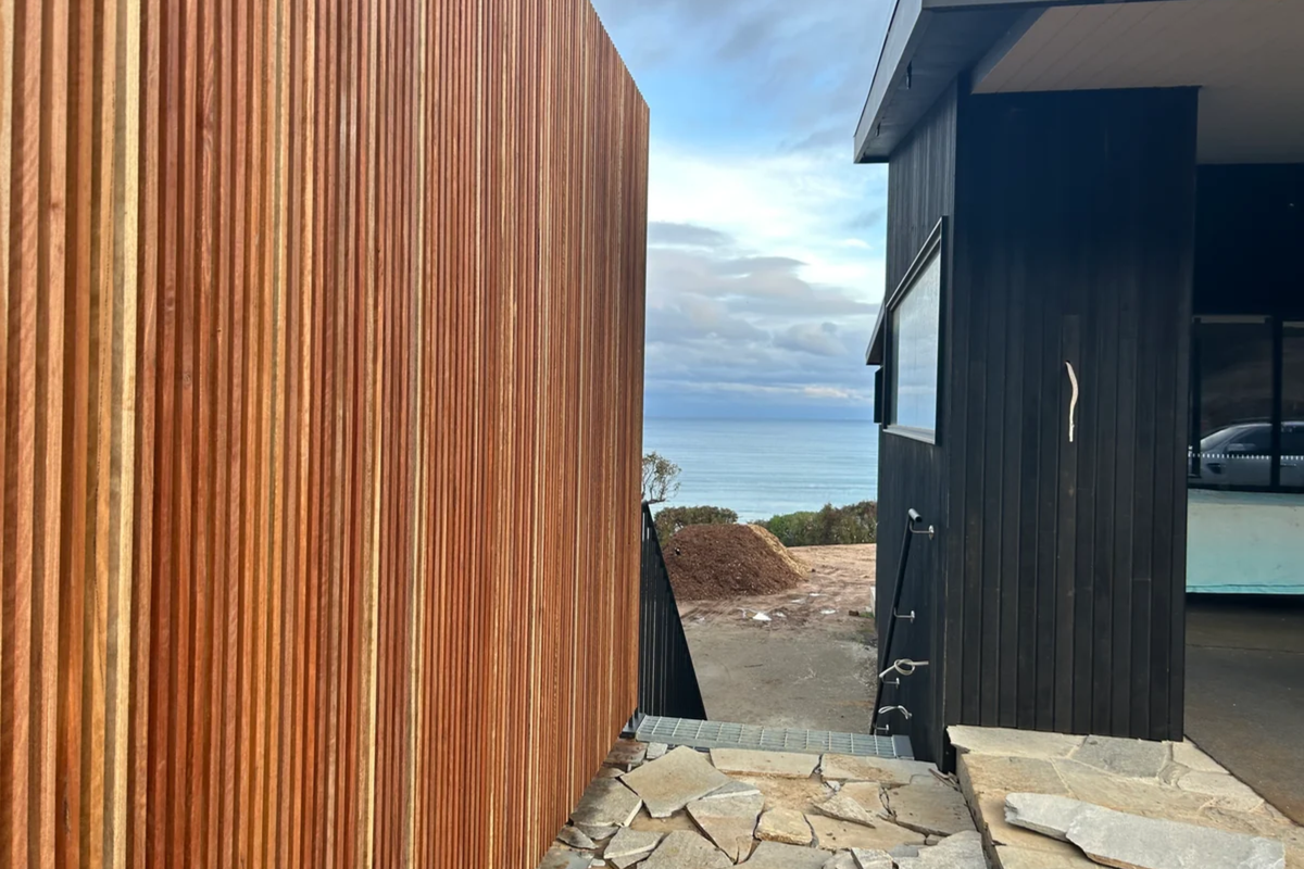 Spotted Gum Noosa 8mm Gap Pool Screens Oiled Finish