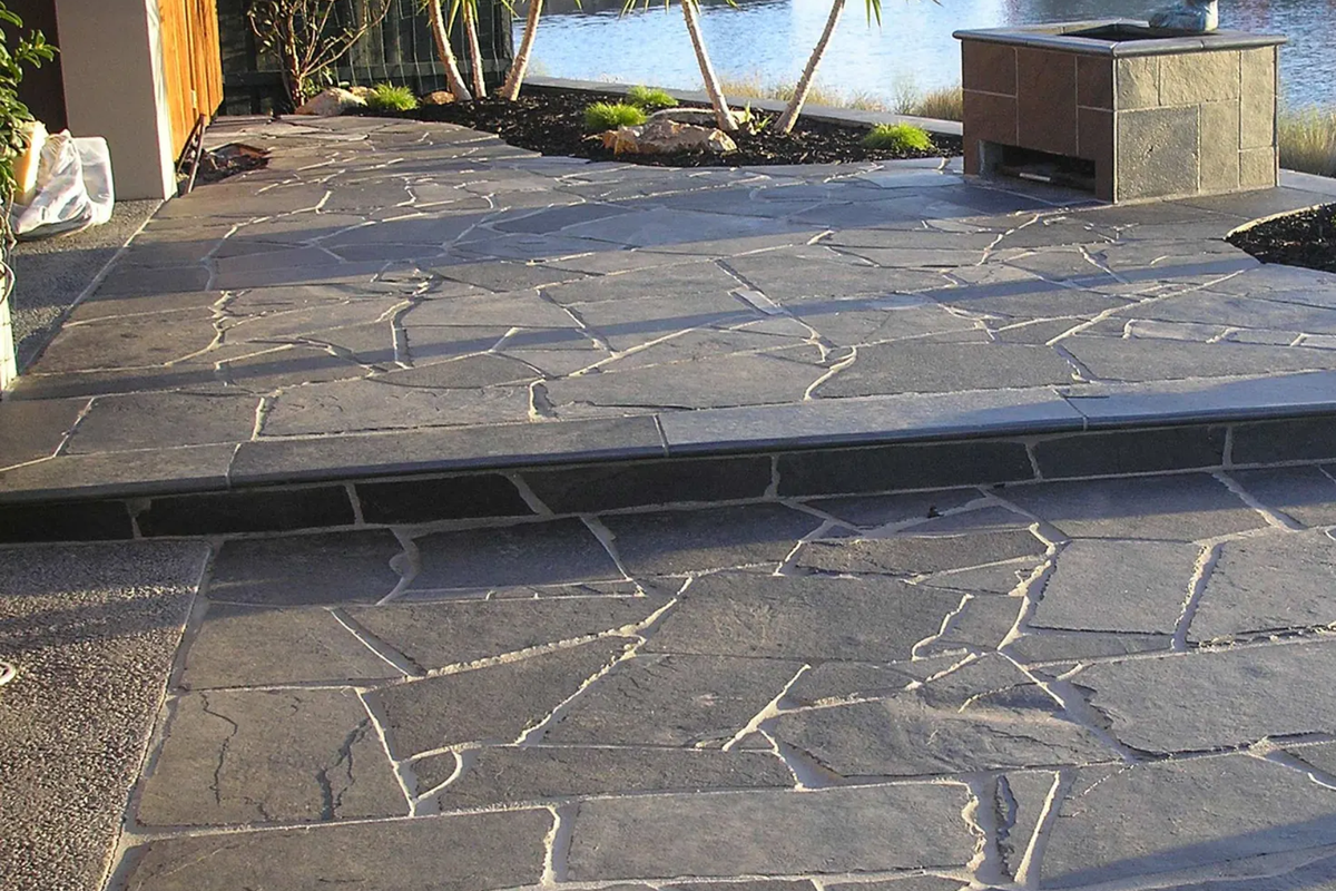 Limestone Black Beauty Stepper 600 x 500 x 30mm